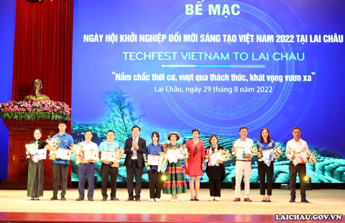 Vinh danh 10 Đại sứ đổi mới sáng tạo Việt Nam và bế mạc Ngày hội Khởi nghiệp đổi mới sáng tạo Việt Nam 2022 tại Lai Châu