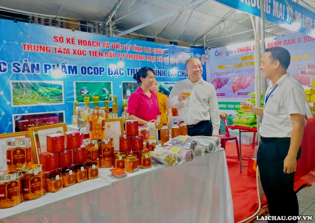 Lai Châu tham gia Hội chợ  thương mại Festival Huế năm 2022