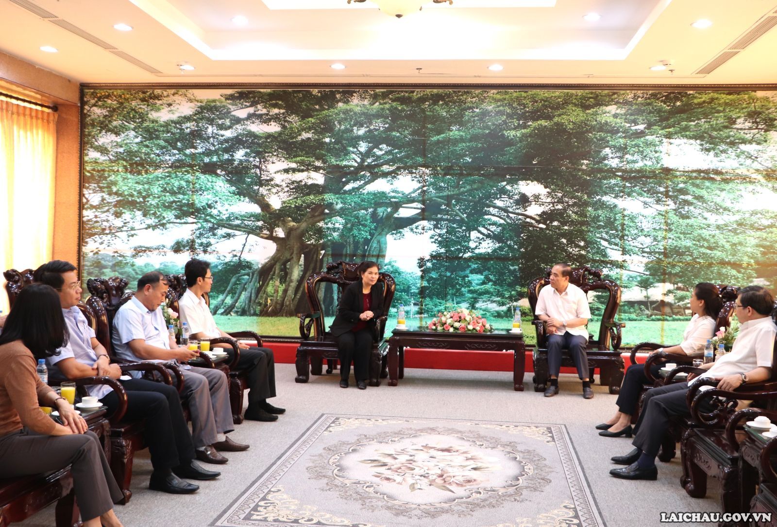 Bí thư Tỉnh ủy Lai Châu Giàng Páo Mỷ và Đoàn công tác chào xã giao Bí thư Tỉnh ủy Tuyên Quang