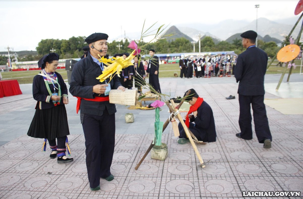Những trích đoạn Lễ hội độc đáo của đồng bào dân tộc Mông tại Ngày hội Văn hóa dân tộc Mông toàn quốc lần thứ III - Ảnh minh hoạ 5