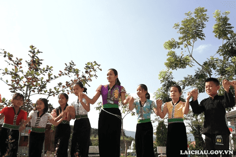 Giữ gìn bản sắc dân tộc ở Lai Châu: Thầy, trò cùng phát huy