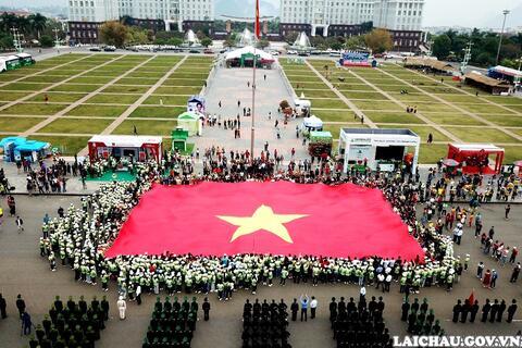 Lễ Thượng cờ Tổ quốc Tiền Phong Marathon 2023: Xúc động, trang nghiêm và ý nghĩa