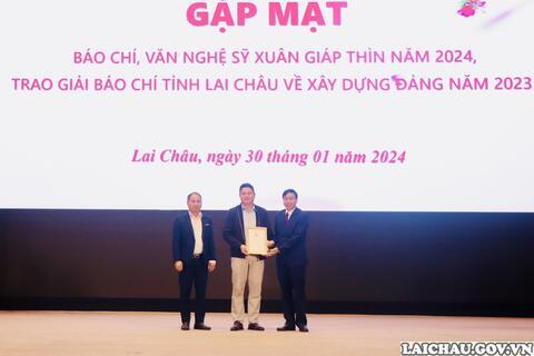 Gặp mặt báo chí, văn nghệ sỹ trên địa bàn tỉnh nhân dịp Xuân Giáp Thìn 2024 và trao Giải báo chí tỉnh Lai Châu về xây dựng Đảng năm 2023
