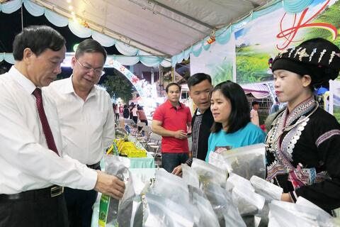 Khai mạc Lễ hội Trà huyện Tân Uyên lần thứ II năm 2025