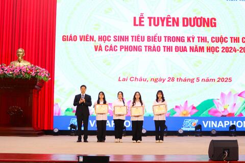 Lễ tuyên dương giáo viên, học sinh tiêu biểu trong kỳ thi, cuộc thi và các phong trào thi đua năm học 2024-2025