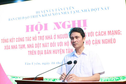 Tân Uyên: Tổng kết công tác hỗ trợ người có công với cách mạng; xóa nhà tạm, nhà dột nát đối với hộ nghèo, hộ cận nghèo trên địa bàn huyện
