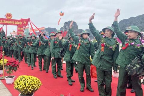 <a href="/cong-dan-doanh-nghiep" title="Công dân - Doanh nghiệp" rel="dofollow">Công dân - Doanh nghiệp</a>