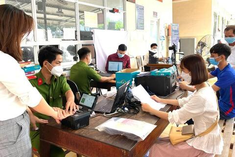 <a href="/cong-dan-doanh-nghiep" title="Công dân - Doanh nghiệp" rel="dofollow">Công dân - Doanh nghiệp</a>