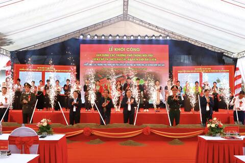 Lễ Khởi công các Trường Phổ thông nội trú liên cấp Tiểu học và Trung học cơ sở Hua Bum, Dào San