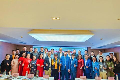 <a href="/du-khach" title="Điểm đến-Du khách" rel="dofollow">Điểm đến - Du khách</a>