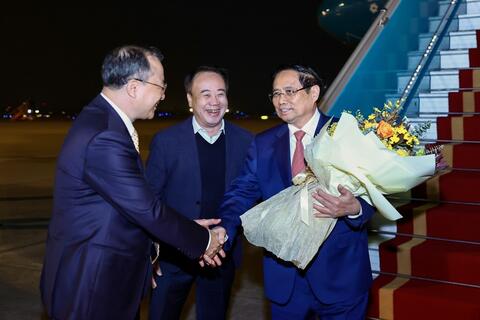 Thủ tướng Phạm Minh Chính về tới Hà Nội, kết thúc tốt đẹp chuyến công tác tại Lào