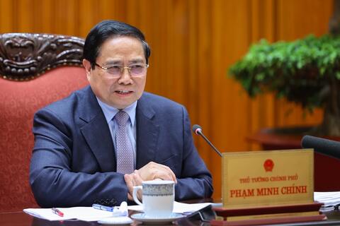 Thủ tướng: Chủ động đáp ứng đủ nhu cầu năng lượng, xăng dầu cho sản xuất, kinh doanh và tiêu dùng