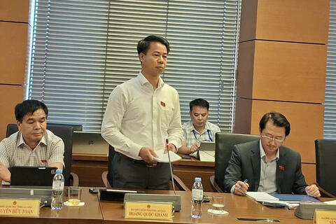 <a href="/tin-tuc-su-kien/chuyen-de" title="Chuyên đề" rel="dofollow">Chuyên đề</a>