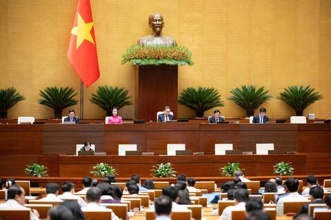 Quốc hội thông qua Luật sửa đổi, bổ sung một số điều của Luật Công chứng