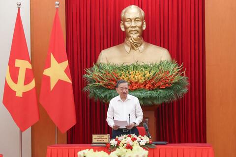 Tổng kết phải có chiều sâu lịch sử, tầm cao lý luận và sức gợi mở kiến tạo cho tương lai
