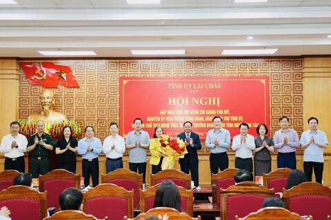 Hội nghị gặp mặt, chia tay đồng chí Giàng Páo Mỷ, nguyên Ủy viên Ban Chấp hành Trung ương Đảng, nguyên Bí thư Tỉnh ủy, nguyên Chủ tịch HĐND tỉnh, nguyên Trưởng Đoàn ĐBQH tỉnh Lai Châu nghỉ công tác