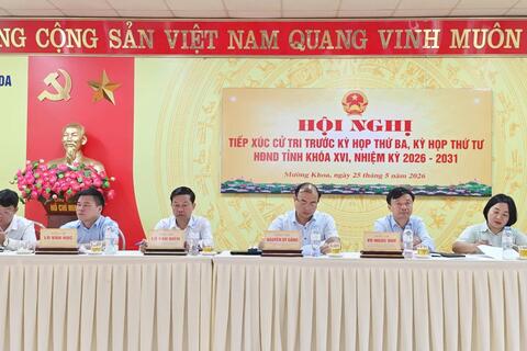 Tổ đại biểu HĐND tỉnh số 7 tiếp xúc cử tri xã Mường Khoa