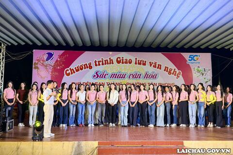 Top 55 thí sinh Hoa hậu Việt Nam 2026 giao lưu và trải nghiệm tại Chợ đêm San Thàng