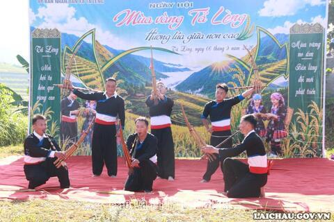 <a href="/du-khach" title="Điểm đến-Du khách" rel="dofollow">Điểm đến - Du khách</a>
