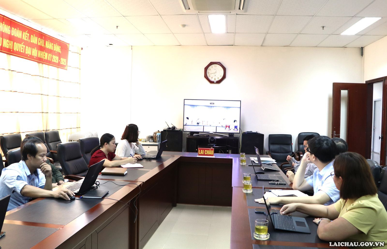 Hội nghị hướng dẫn triển khai dịch vụ công trực tuyến theo Nghị định số 42/2022/NĐ-CP