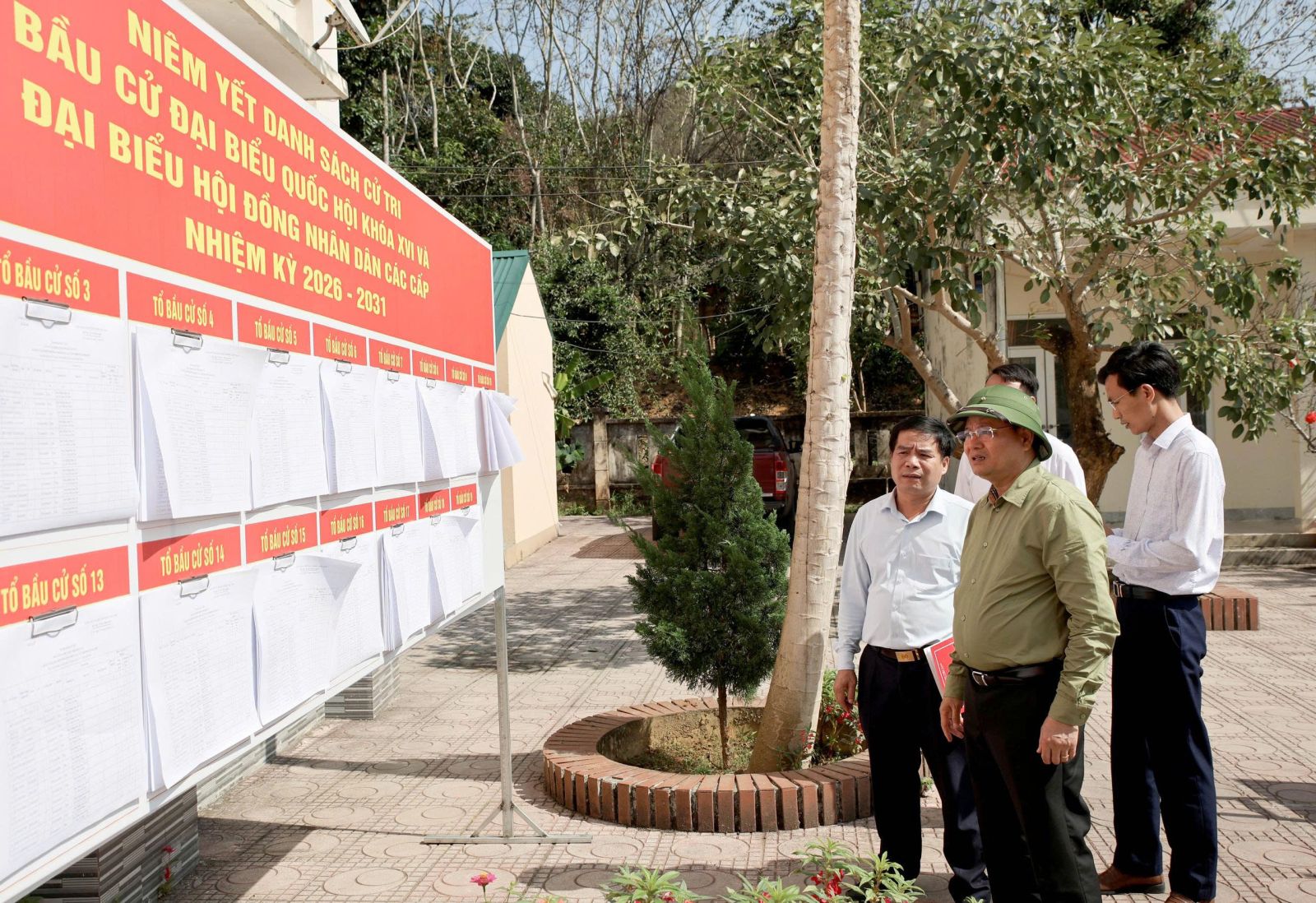 Đoàn công tác Ban Thường vụ Tỉnh ủy làm việc tại xã Lê Lợi