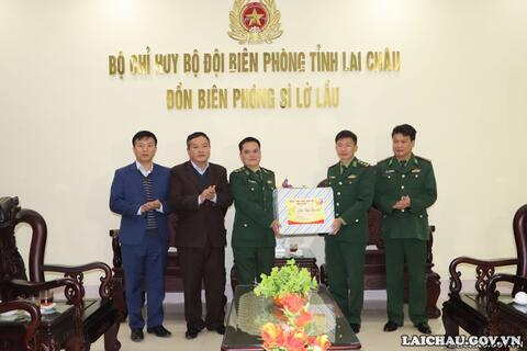 Đoàn công tác của tỉnh thăm, chúc Tết tại huyện Phong Thổ