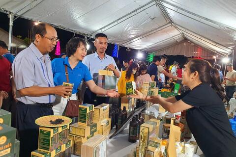 Đặc sắc các gian trưng bày, giới thiệu sản phẩm OCOP và nông sản chủ lực
