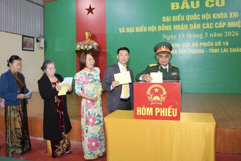 Lai Châu: Tính đến 9h tỷ lệ cử tri đi bầu đạt 45%, có 19 tổ cử tri đi bầu đã đạt 100%