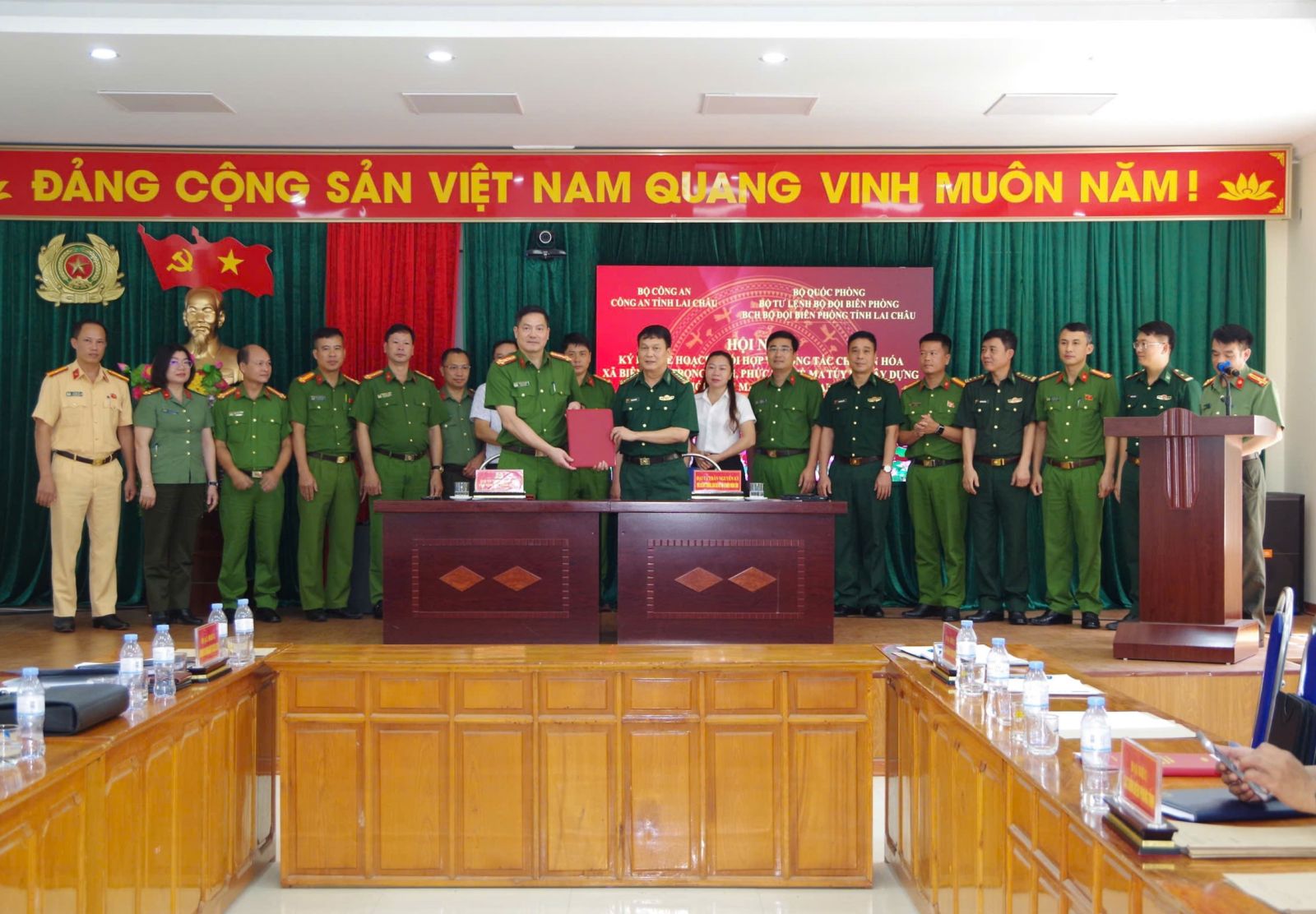 Lai Châu: Ký kết Kế hoạch phối hợp xây dựng địa bàn biên giới không ma túy