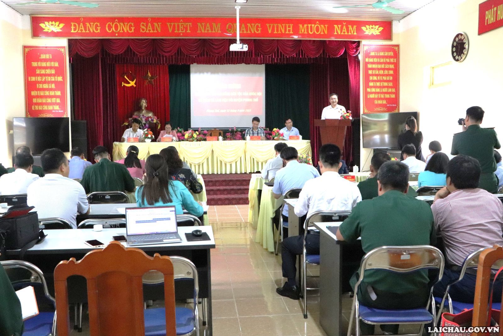 Đoàn công tác Hội đồng Dân tộc của Quốc hội thăm và làm việc tại huyện Phong Thổ