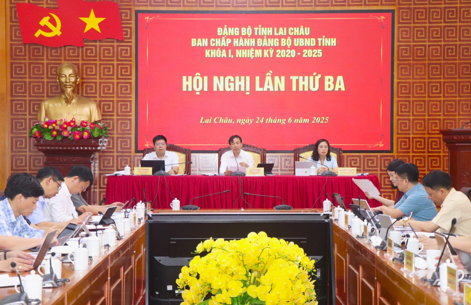 Hội nghị lần thứ ba Ban Chấp hành Đảng bộ UBND tỉnh