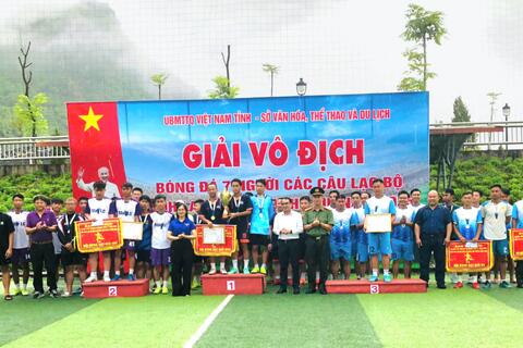 Đội bóng đá Fc An Bình giành vô địch Giải bóng đá 7 người các câu lạc bộ tỉnh Lai Châu