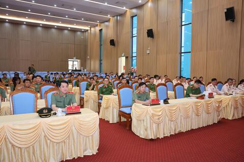 Công an tỉnh: Lễ công bố quyết định của đồng chí Bộ trưởng Bộ Công an và đồng chí Giám đốc Công an tỉnh Lai Châu về việc thăng cấp bậc hàm Đại tá, Thượng tá năm 2026