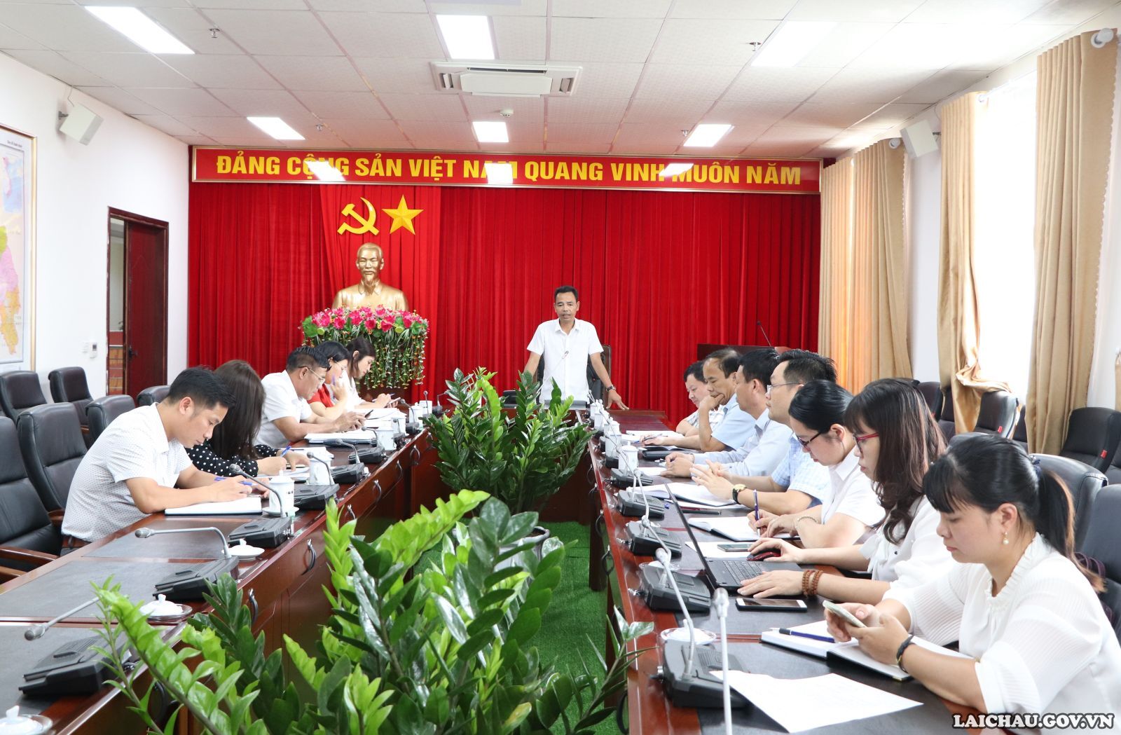 Họp thống nhất nội dung tuyên truyền tháng 7