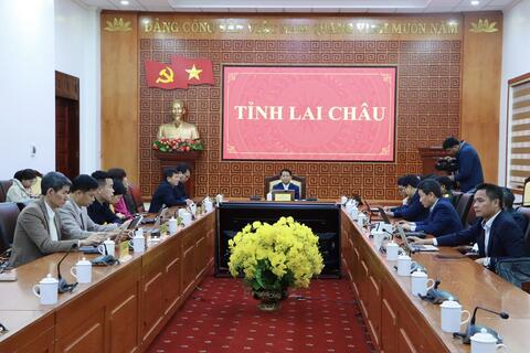 <a href="/tin-tuc-su-kien/chuyen-de" title="Chuyên đề" rel="dofollow">Chuyên đề</a>