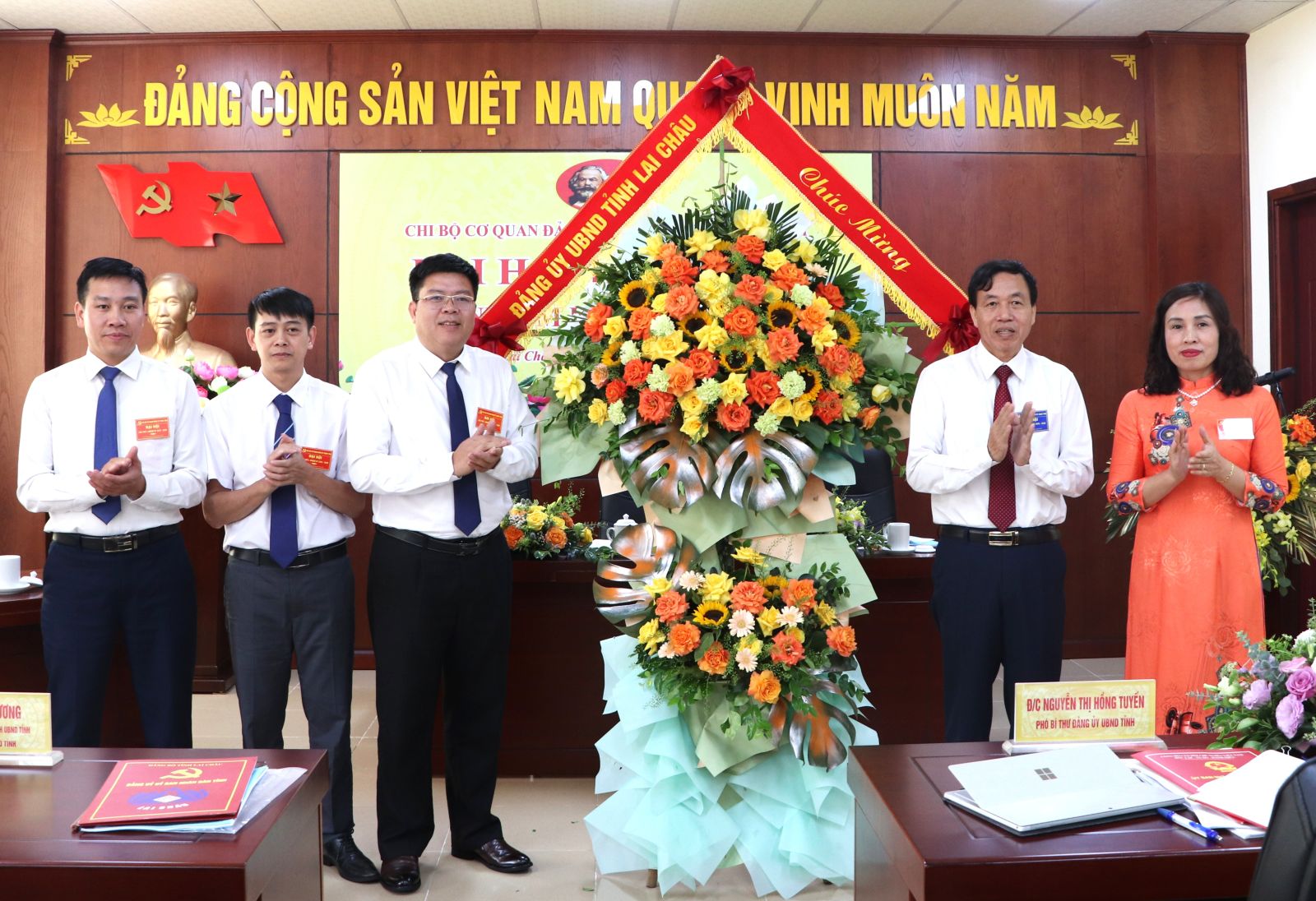 Đại hội Chi bộ Cơ quan Đảng ủy UBND tỉnh lần thứ I, nhiệm kỳ 2025 - 2030: “Đoàn kết - Dân chủ - Kỷ cương - Trí tuệ - Phát triển”