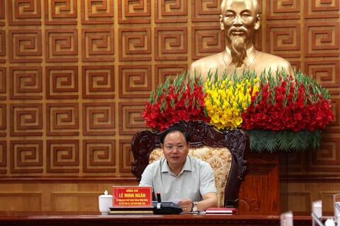 Thường trực Tỉnh ủy nghe báo cáo công tác lãnh đạo, chỉ đạo triển khai thực hiện các dự án phát triển năng lượng trên địa bàn tỉnh Lai Châu