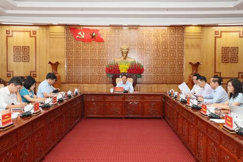 Họp về tiến độ triển khai thực hiện khám sức khỏe định kỳ cho người dân trên địa bàn tỉnh năm 2026