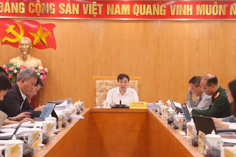 Phiên họp chuyên đề tháng 11 năm 2025: Thảo luận, thông qua 22 nội dung quan trọng phục vụ phát triển kinh tế - xã hội