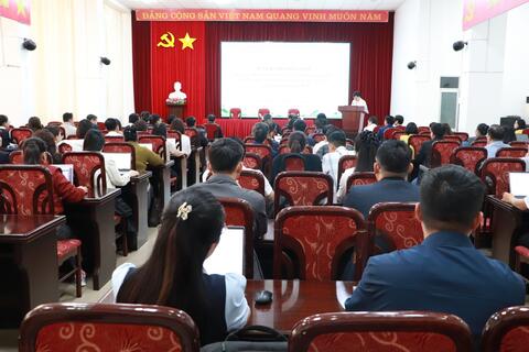 Tọa đàm chuyên đề “Nâng cao nhận thức và năng lực triển khai chuyển đổi số cho đội ngũ cán bộ lãnh đạo, quản lý và công chức trên địa bàn tỉnh Lai Châu”