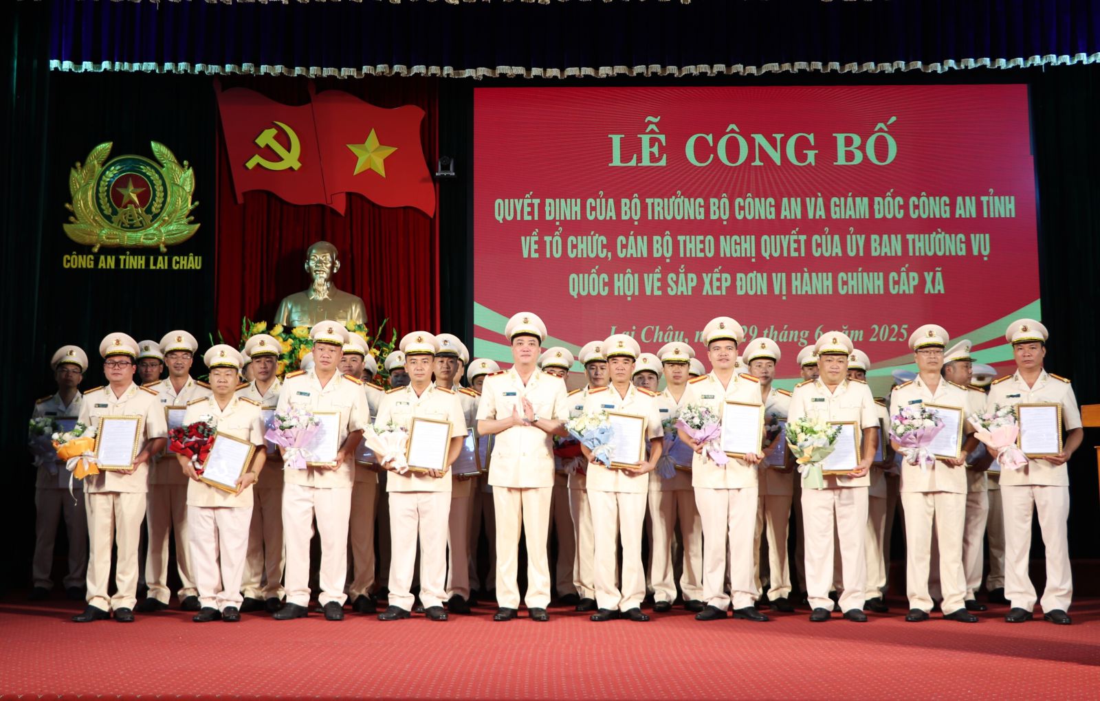 Công an tỉnh Lai Châu: Công bố Quyết định của Bộ trưởng Bộ Công an và Giám đốc Công an tỉnh