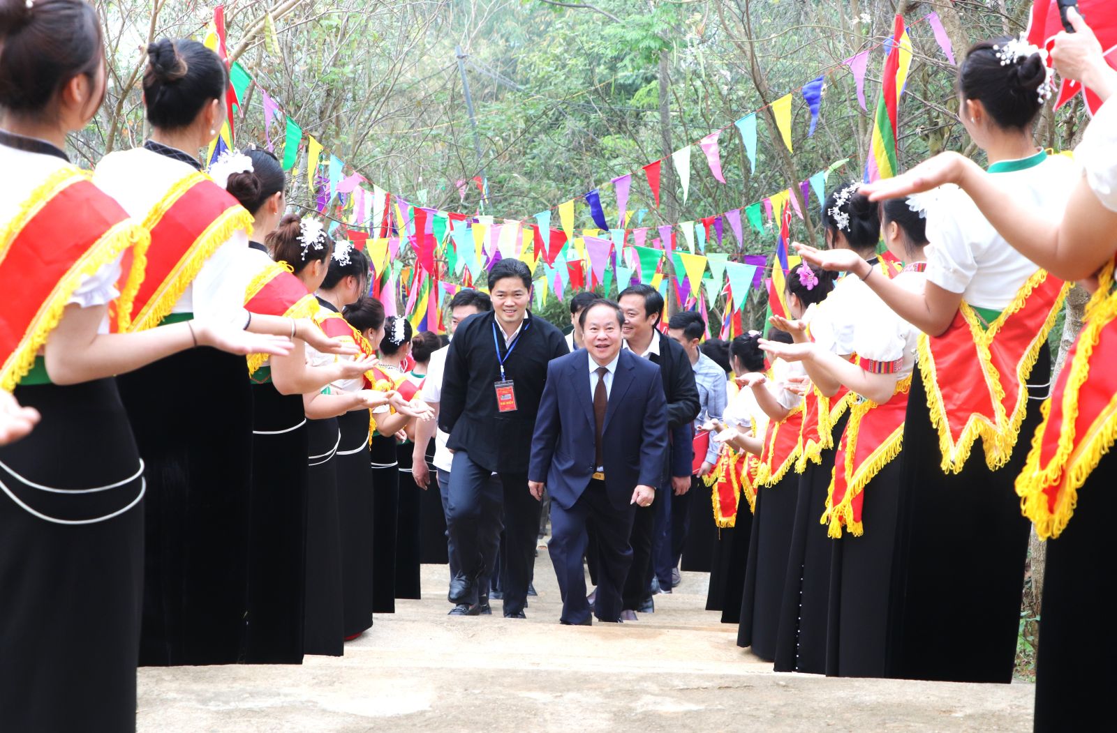 Then Kin Pang - “Lời then vọng mãi”