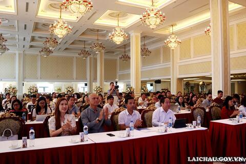 Khóa tập huấn “Kể chuyện bằng hình ảnh trên các loại hình truyền thông” tại Lai Châu