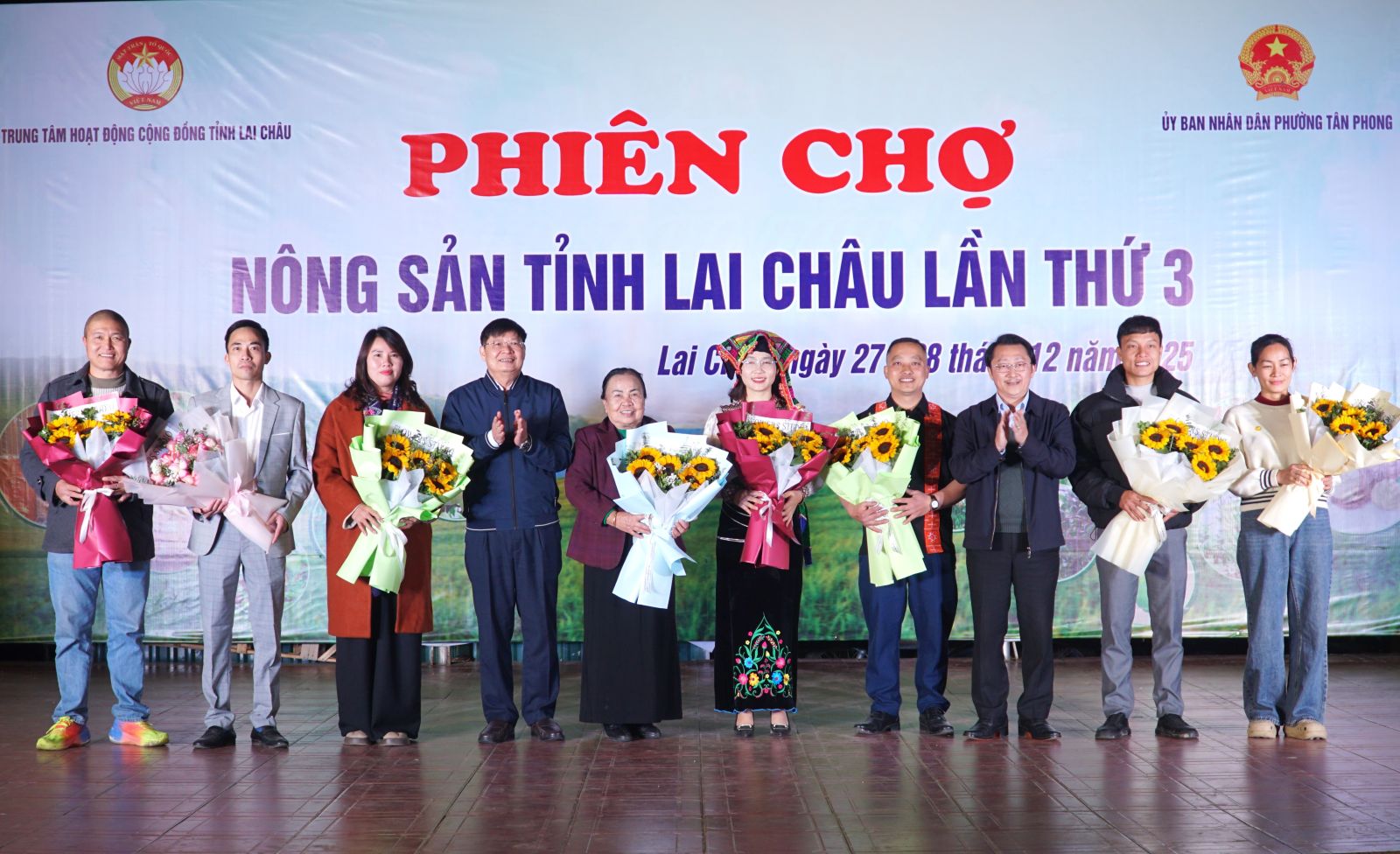 Phó Bí thư Thường trực Tỉnh ủy Sùng A Hồ dự Khai mạc Phiên chợ nông sản tỉnh Lai Châu lần thứ 3 năm 2025