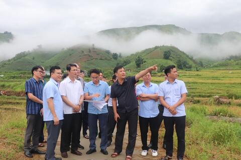 Phó Chủ tịch UBND tỉnh Hà Trọng Hải kiểm tra thực địa tại một số xã, thị trấn trên địa bàn huyện Phong Thổ