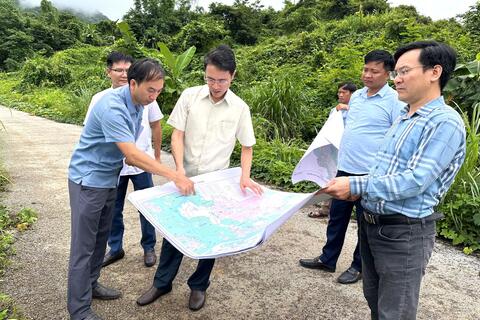 Phó Chủ tịch UBND tỉnh Hà Trọng Hải kiểm tra thực tế công tác rà soát, quy hoạch khu chăn nuôi tập trung trên địa bàn tỉnh