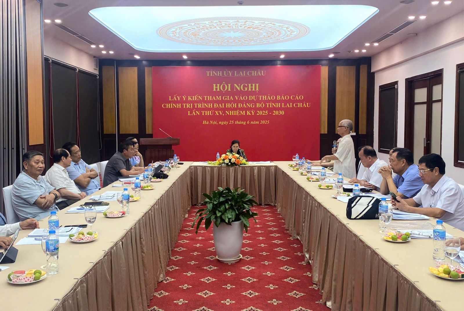 Tỉnh ủy Lai Châu tổ chức Hội nghị lấy ý kiến các đồng chí nguyên lãnh đạo tỉnh vào dự thảo văn kiện Đại hội Đảng bộ tỉnh lần thứ XV nhiệm kỳ 2025 - 2030 tại Hà Nội