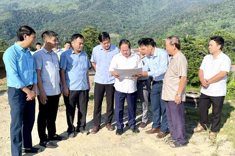 Phó Chủ tịch Thường trực UBND tỉnh Tống Thanh Hải kiểm tra tình hình triển khai dự án đầu tư xây dựng công trình Trường Phổ thông nội trú liên cấp Tiểu học và Trung học cơ sở Phong Thổ