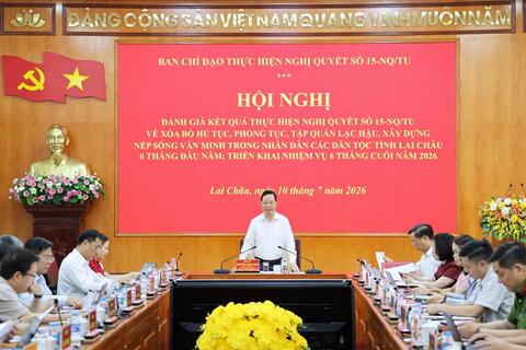 Tăng cường sự lãnh đạo, chỉ đạo, phát huy vai trò gương mẫu của cán bộ, đảng viên, nhất là người đứng đầu trong thực hiện Nghị quyết số 15-NQ/TU