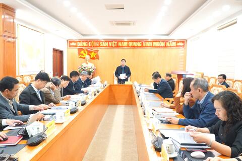 Chủ tịch UBND tỉnh Hà Quang Trung chủ trì cuộc họp Ủy ban bầu cử tỉnh